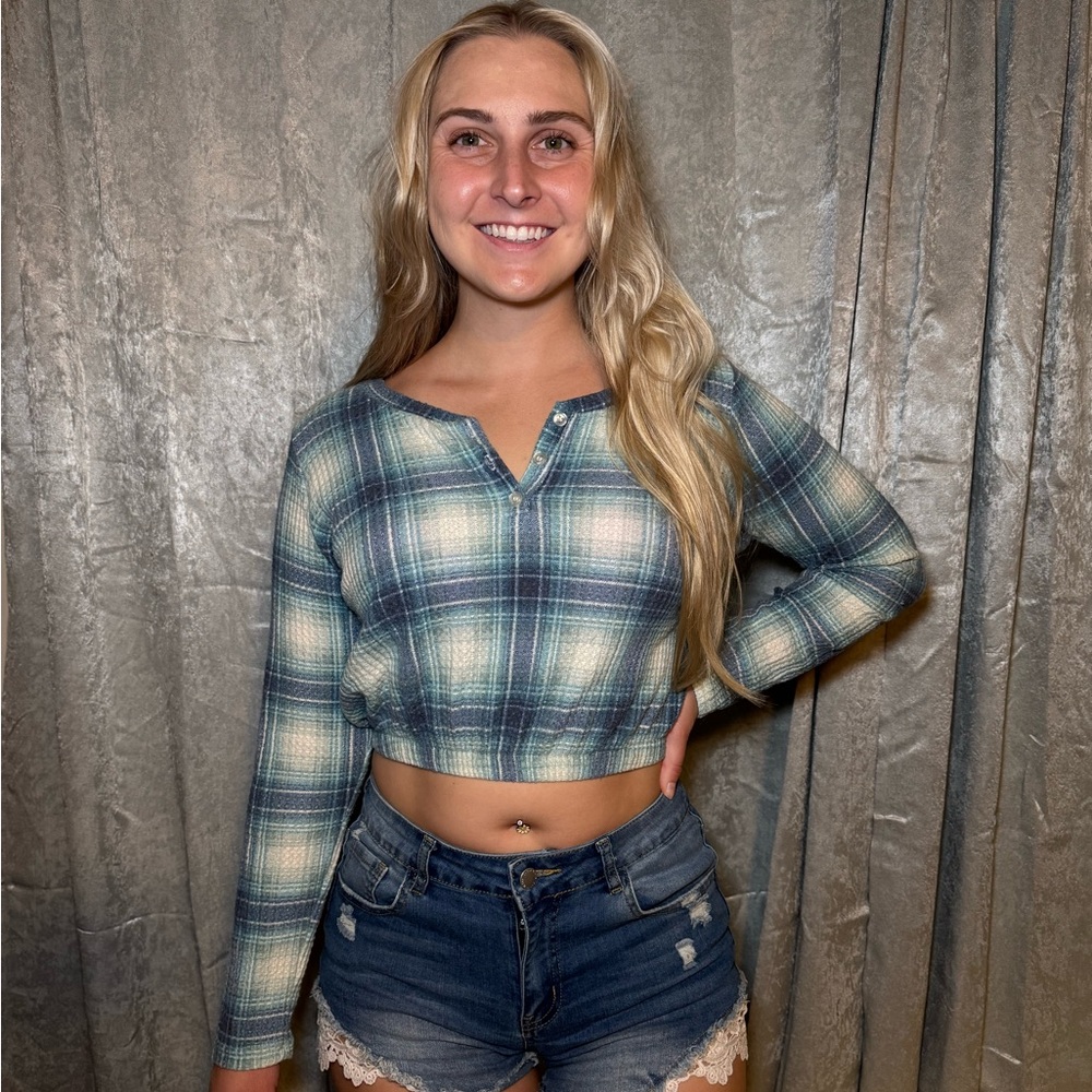 Almost Famous Blue and White Fitted Crop Button Down Shirt